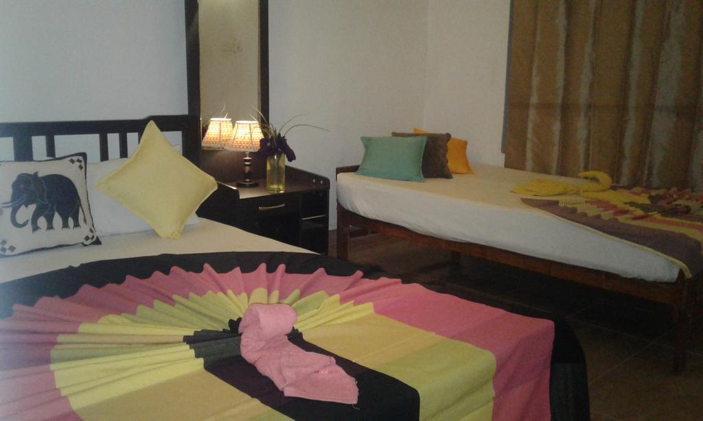 River Retreat Sigiriya Ngoại thất bức ảnh